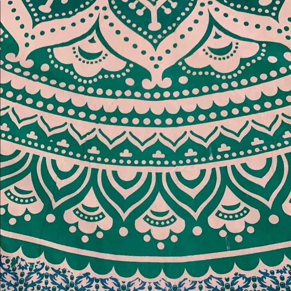 Beautiful Mandala sheet wall hanging 84 x 76 inch - Picture 4 of 7